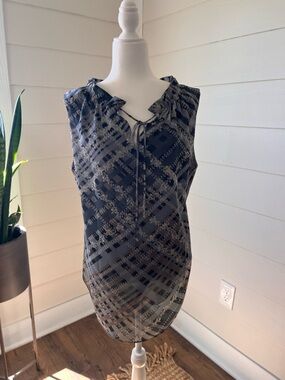 CABi #3451 Graph Trellis blouse Sleeveless Black & Gray Patterned Tie-Neck Tunic